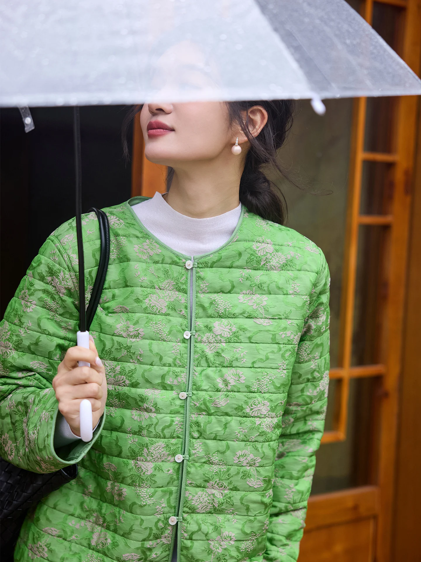 

Philothée Tang Women's Cotton Jaet round Ne Silk Embroidery Lightweight Silk Containing Traditional Chinese Sle Outerwear