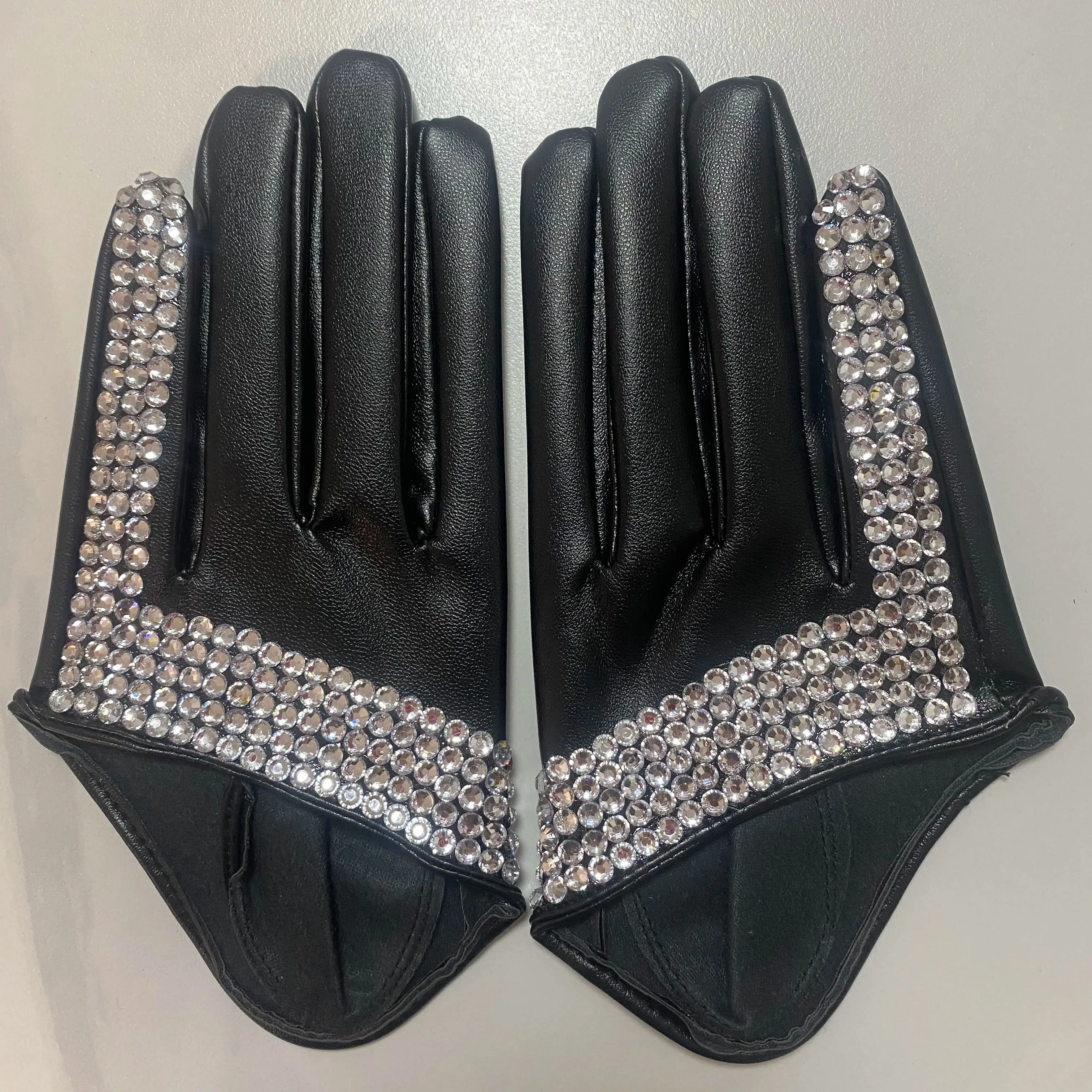 Women's Fashon Half Palm Rhinestone Handmade ds Faux PU leather Gloves Men's Hip-hop Performance Gloves