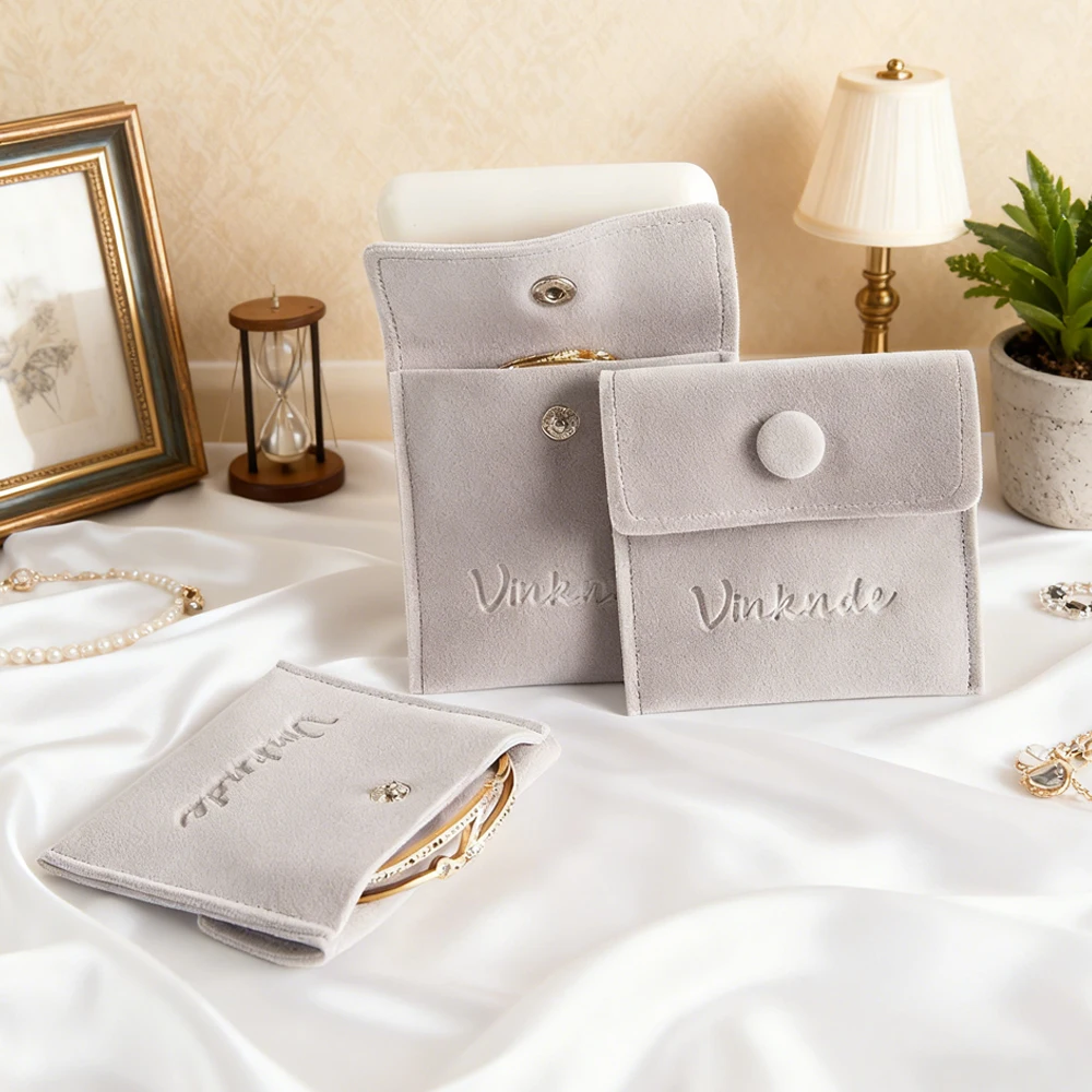 

50pcs DIY Personalized Logo 8x8cm Winter Jewelry Velvet Snap Bag Mini Jewellery Packaging Button Pouch Boutique Display Pockets