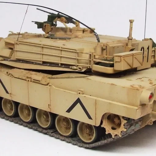 TAMIYA Kit modello serbatoio assemblato 35156 M1A1 carro armato principale modello Abrams 1/35