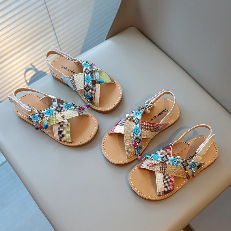 Girls Sandals 2024 Summer Patchwork Bohemian Ins Beach Shoes Gladiator with Pendants Retro Vintage Children Ethnic Sandals Flat