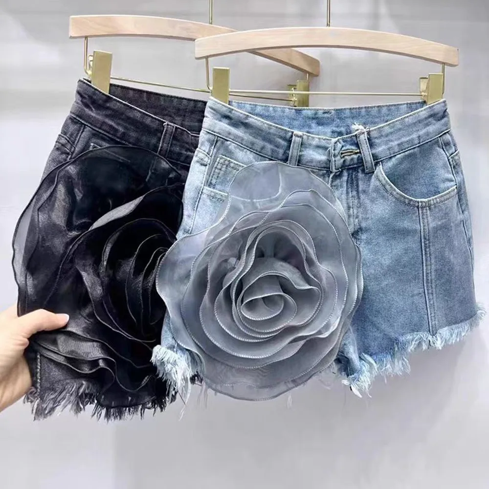 Celana pendek Denim bunga 3D wanita 2024 ikat pinggang gaya Korea baru musim panas celana pendek kaki lebar celana pendek pelangsing celana pendek wanita seksi