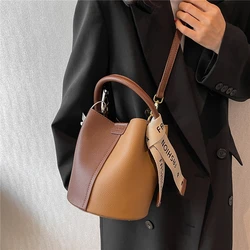 Toptrends Top Handle Small Tote Bucket Bags For Women 2023 Trend Luxury Designer Leather Handbags Ladies Shoulder Crossbody Bags