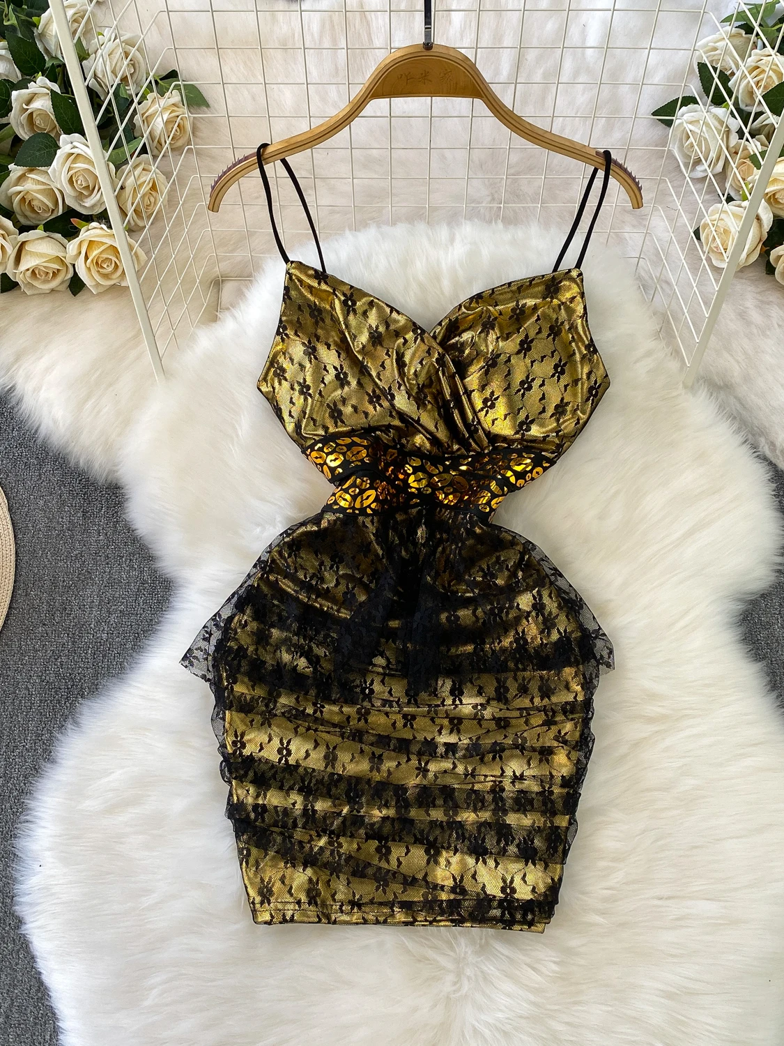 

Sexy Lace Splice Cross V-ne Strap Dr Women's Design Sequin Waist-cinching Bodycon Skirt High Waist Glittering Fabric