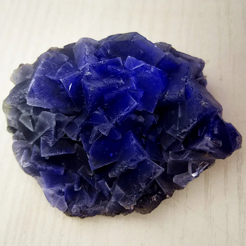 Natural Stones Red And Blue Fluorescence Effect Fluorite Crystals Mineral Samples Witchcraft Energy Feng Shui Room Decoration