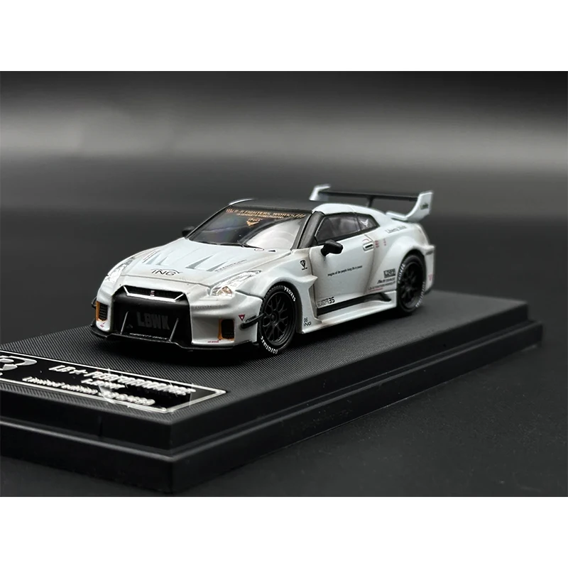 MiniStation 1:64 F&F Brian GTR R35 Diecast Diorama Car Model Collection Miniature Carros Toys