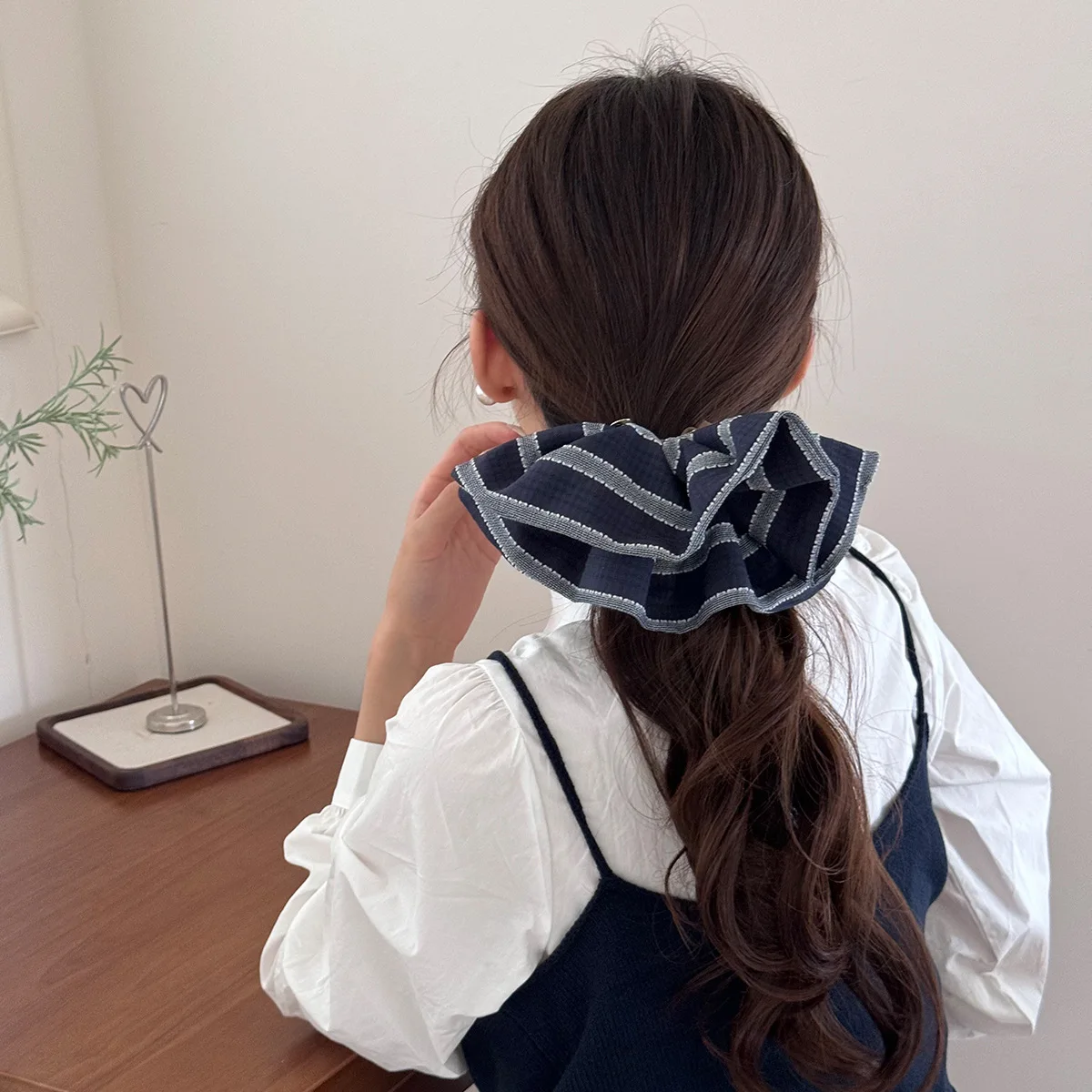رباط شعر كبير مخطط بتصميم كوري على شكل ذيل حصان مطاطي مرن للنساء والفتيات ربطة عنق scrunchie أزياء كلاسيكية رائدة على الموضة kpop