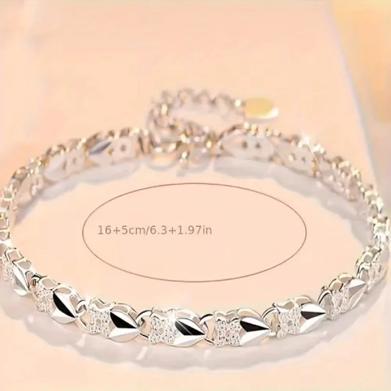 925 Sterling Silver Delicate Heart-Shaped Four-Leaf Clover Bracelet for Women, Fashionable and Charming Wedding Jewelry