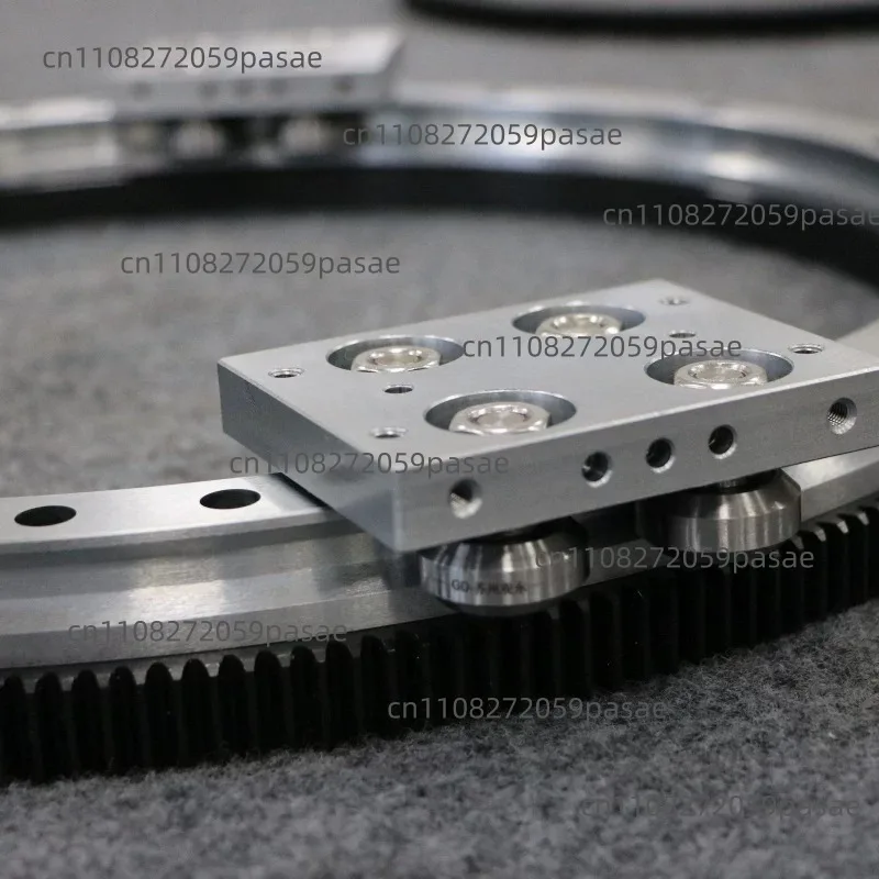 

Высокоточная циркуляционная конвейерная система с зубчатым кольцевым направляющим элементом, диаметр 800 мм, V-образная направляющая, дуговая направляющая