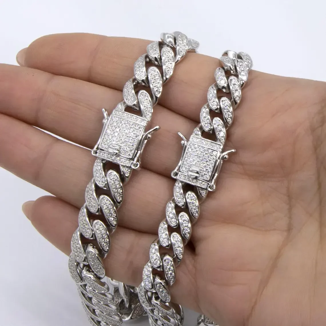 Diamond Cuban .Unisex Link Chain Necklace Eye-Catching Hip Hop Inspired Statement Jewelry for Party Wear Timeless Shine & Modern