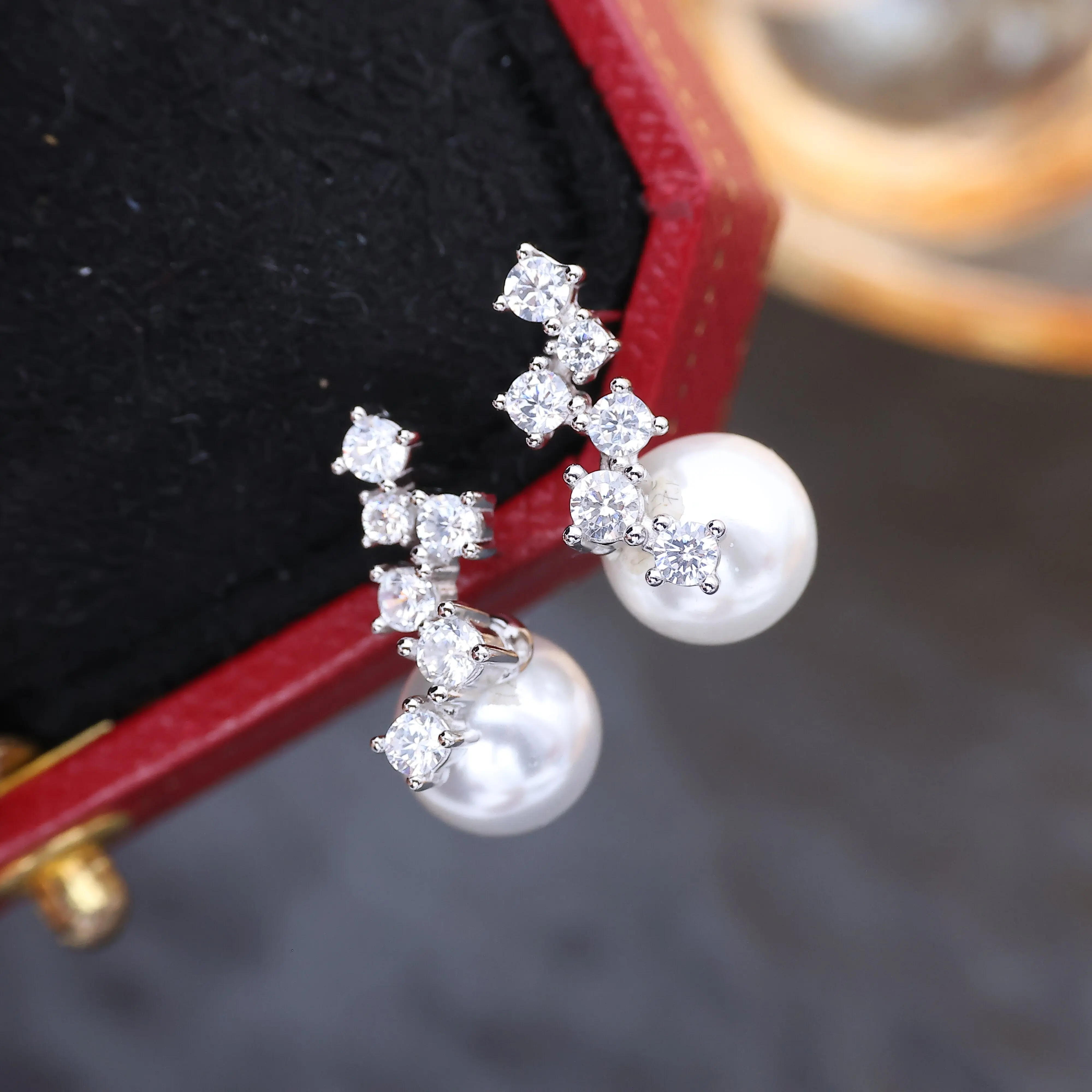 

Gorgeous AAAA10-11mm Natural South Sea White Pearl Earrings 925s