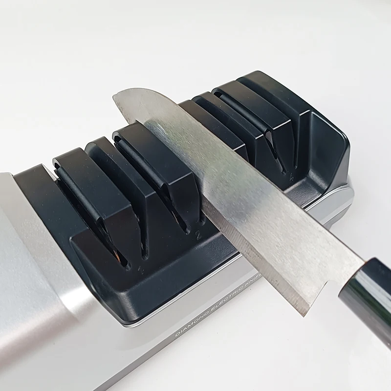 

Домашняя профессиональная электрическая точилка для ножей для кухонных ножей с алмазными абразивами и прецизионными угловыми направляющими, 3-4 отделения