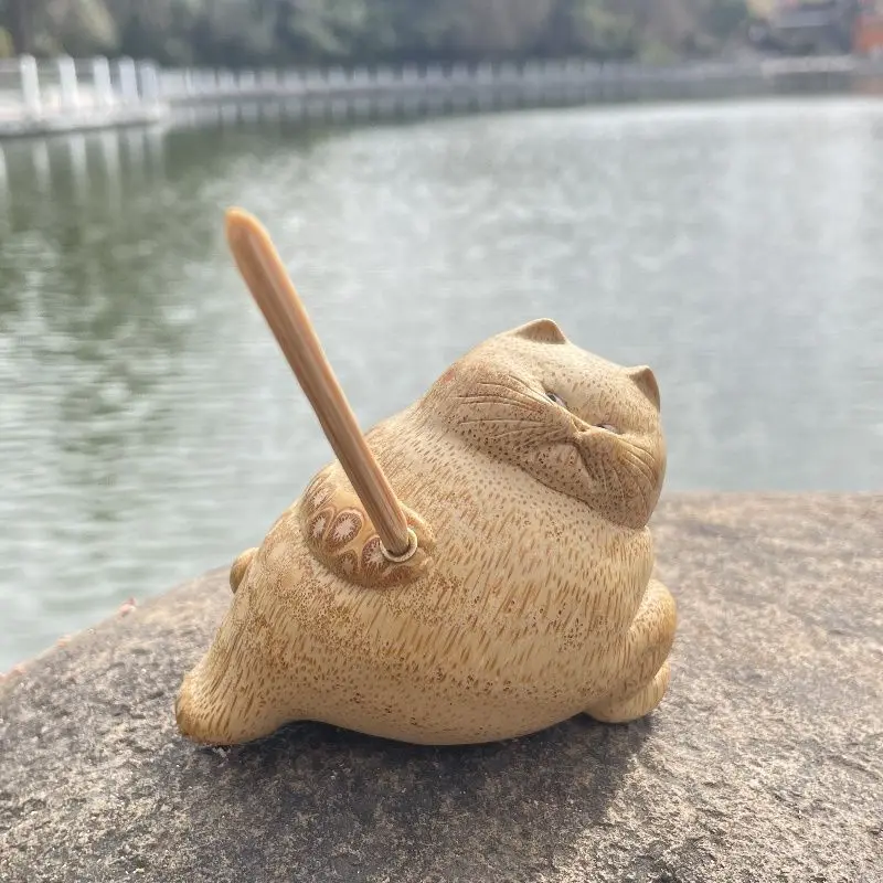 Purely handmade ten-year-old material carving, bamboo root carving, lucky cat, Wenwan hand piece