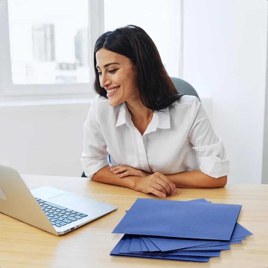 50 حزمة من مجلدات الجيب حجم الحروف السائبة مجلد ملفات الورق 8.5 × 11 بوصة ورق محكم مع فتحة بطاقة Busin للمدرسة Gr