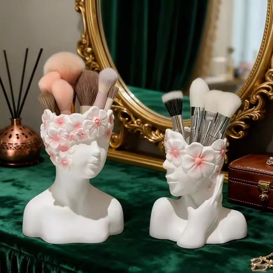 

Nordic Style Face Holding Girl Makeup Brush Storage Cylinder Fashion Dresser Storage Tank Eyebrow Brush Eyeliner Pen Storage Box