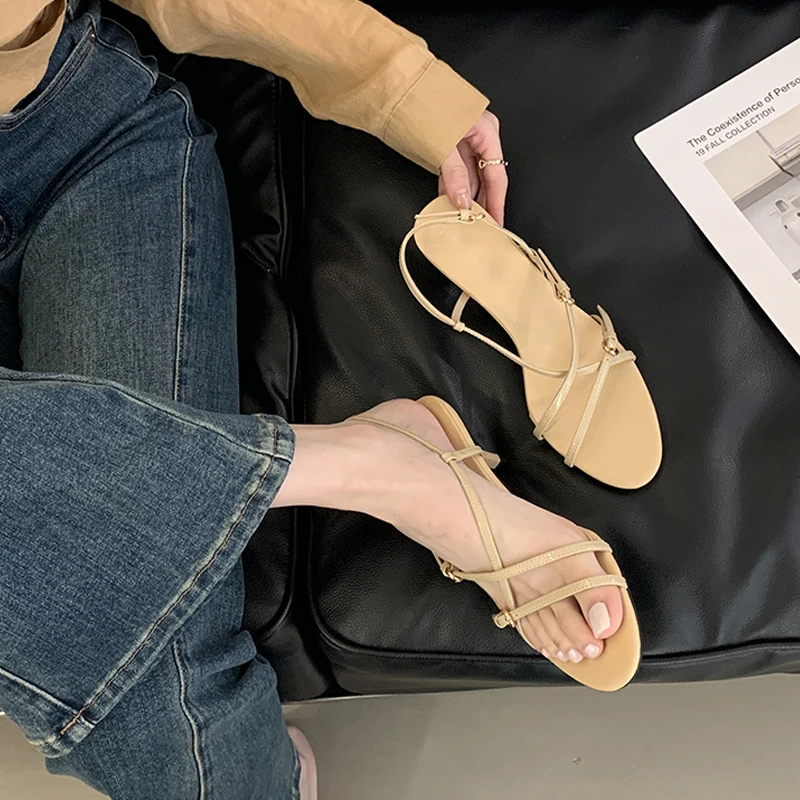 صنادل نسائية عصرية ذات شريط ضيق وحزام بإبزيم أنيقة مستديرة مفتوحة من الأمام وكعب منخفض رفيع أحذية غير رسمية للحفلات والولائم #5