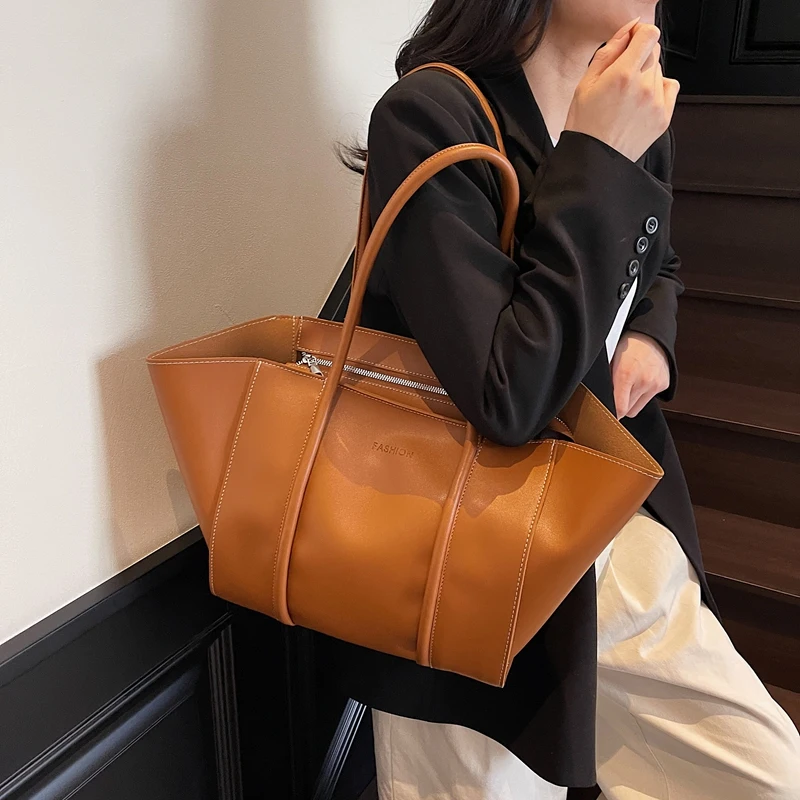 MOODS Oversized Transformable Shoulder Bag Set For Women Burgundy Color Large Capacity 2-In-1 Shopping Tote 2025 Latest Handbags