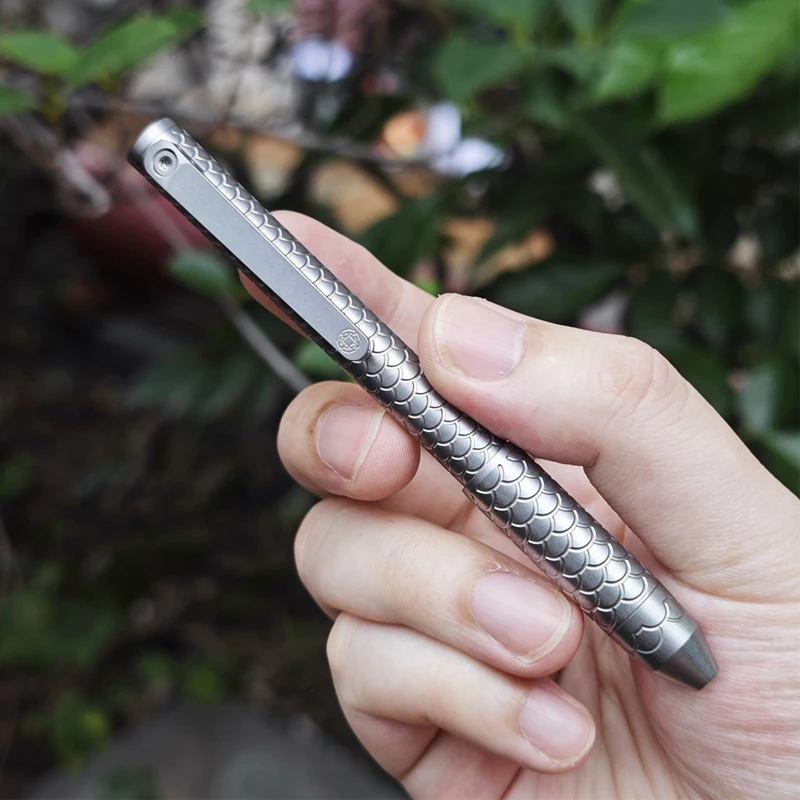 Outdoor Portable EDC Multifunctional Pocket Titanium Alloy Defense Tactical Pen Car Window Breaking Tool