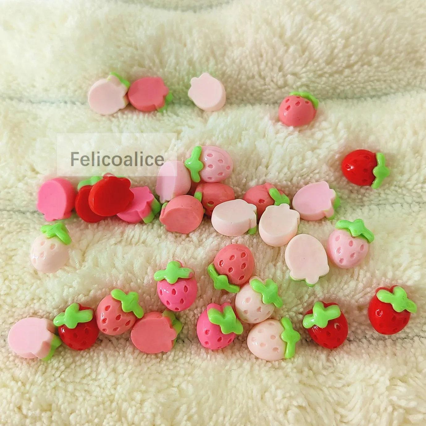 30Pcs New Cute Resin Mini Small Strawberry Flower Flat Back Ornament Jewelry Making Manicure Hair Wear Accessories 7mm*9mm view 2