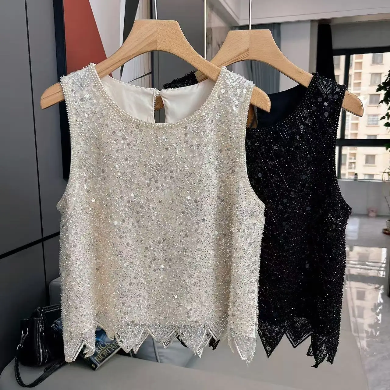 

Модный жилет без рукавов с круглым вырезом и блестками, летний новый темпераментный тонкий универсальный женский роскошный топ