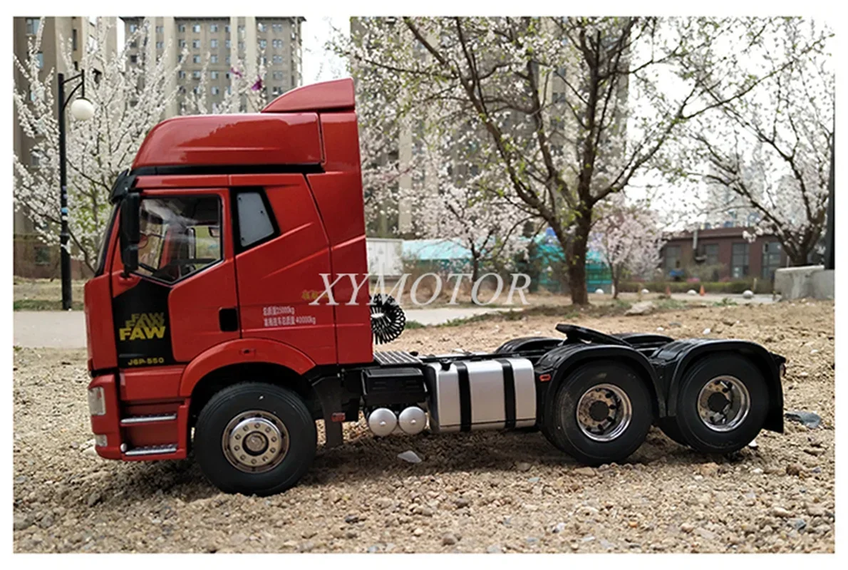 FAW 1/24 Jie fang Engineering Truck Tractor J6 Diecast Model Car Truck Red/Coffee Toys Hobby Gifts Display Collection Ornaments