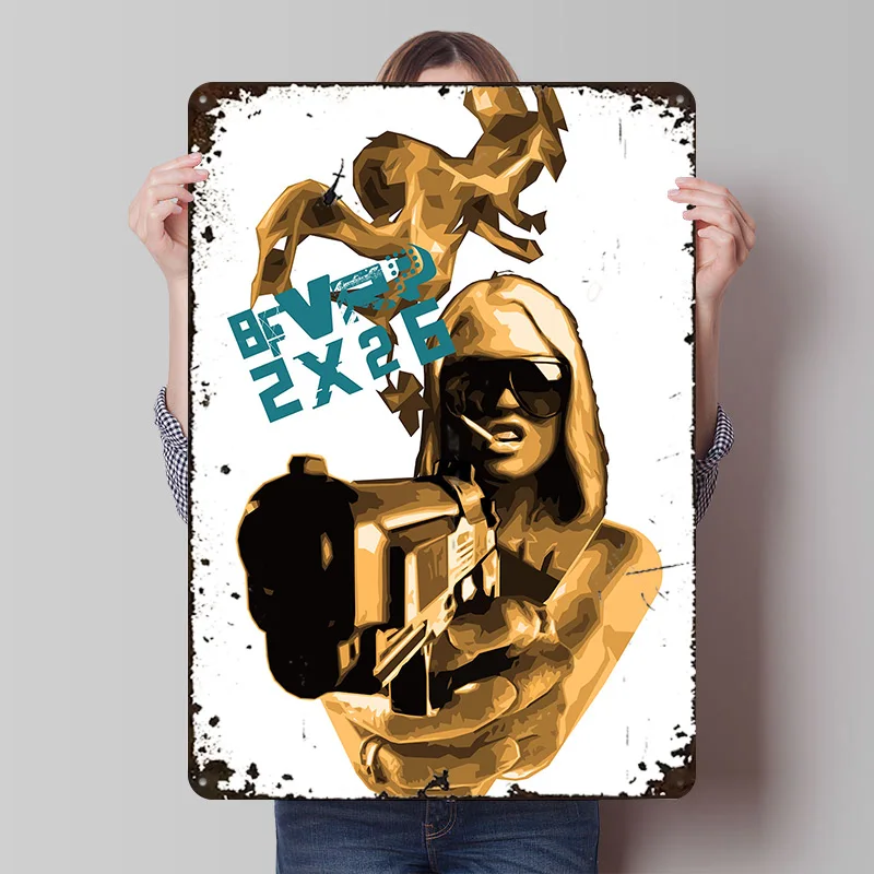 Frau mit Pistole Digitale Kunstposter Individualisierte Vintage Metallschilder Wandkunst Retro Blechschild für Benutzerdefinierte Platten Bar-Zubehör Zimmerdekoration