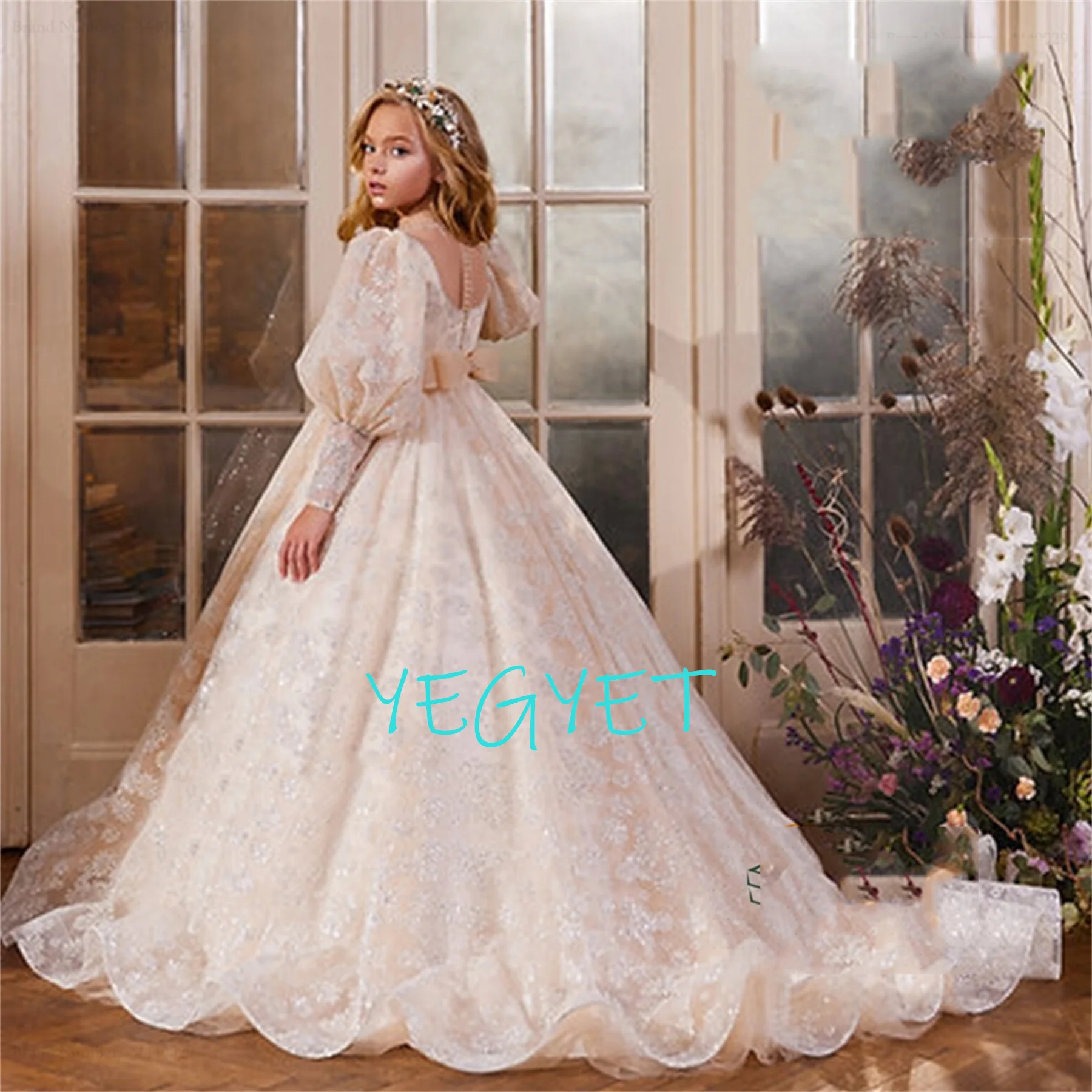 

Full Scoop A Line Flower Girl Dresses New Summer Sequined Full Sleeve Sweep Train Organza 2023 فساتين اطفال للعيد Communion