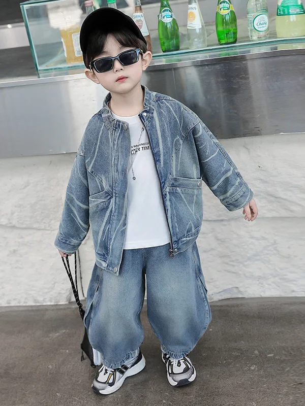 

Весенний модный джинсовый комплект для мальчиков: повседневный рабочий костюм из двух предметов, хлопковая куртка с длинными рукавами и брюки, стильная детская одежда