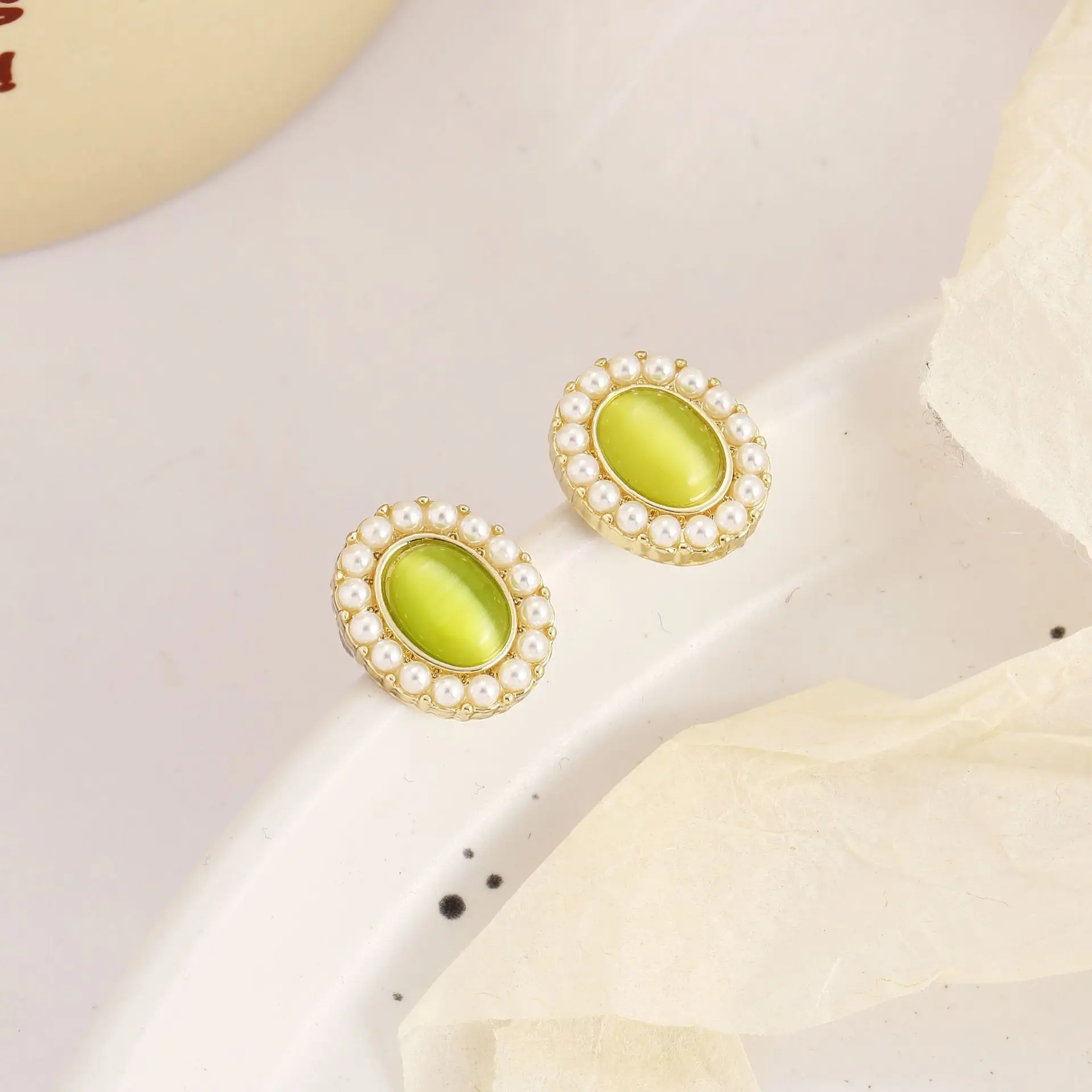 Retro Gentle Hepburn Style Elegant Green Cat Eye Oval Stud Earrings For Women Trendy Baroque Pearl Opal Geometrics Earrings Gift