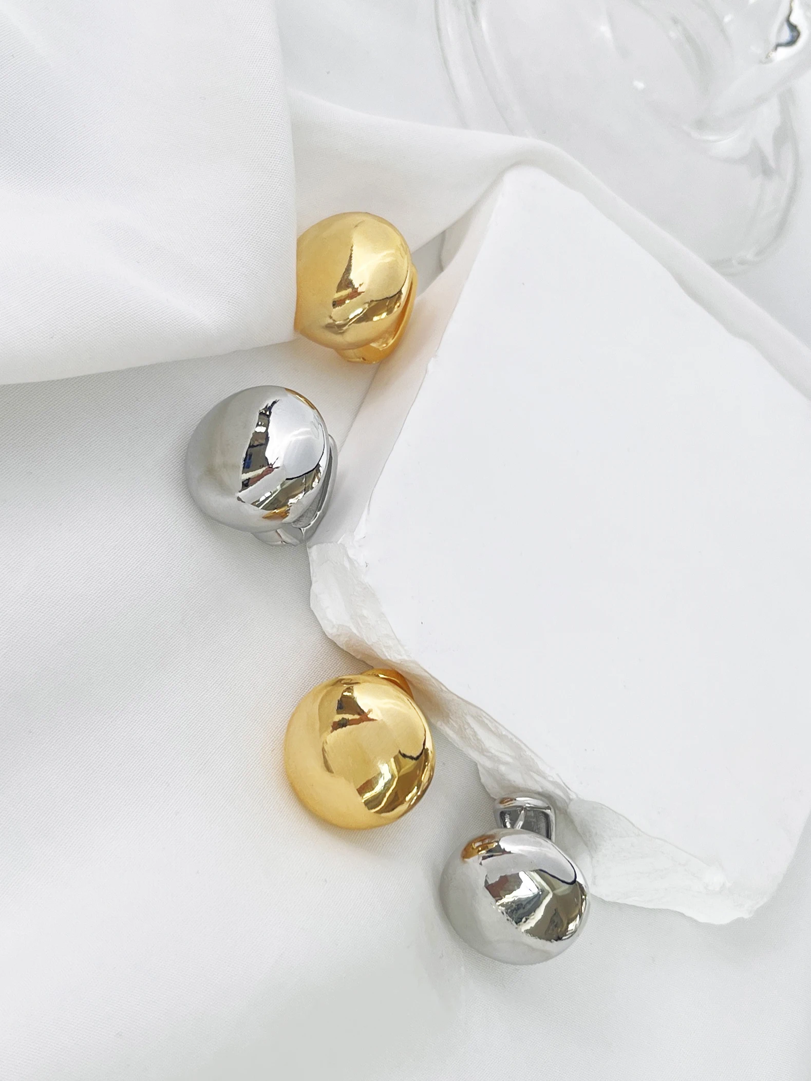 Peri'sbox High Polished Gold Silver Plated Metal Ball Clip On Earrings Women's Minimal Chunky Dome Earrings Jewelry Statement view 4