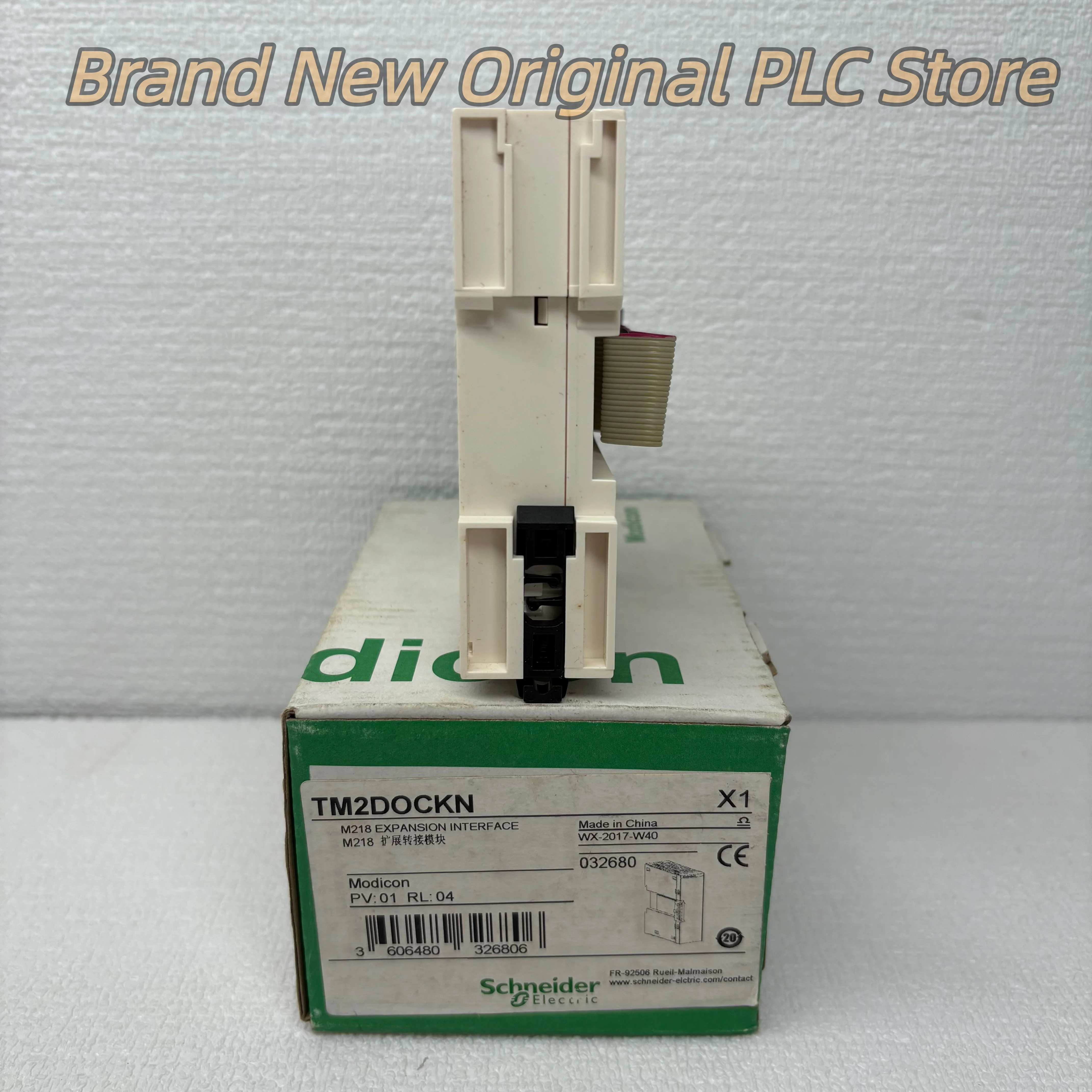 

Модуль ПЛК TM2DOCKN совершенно новый