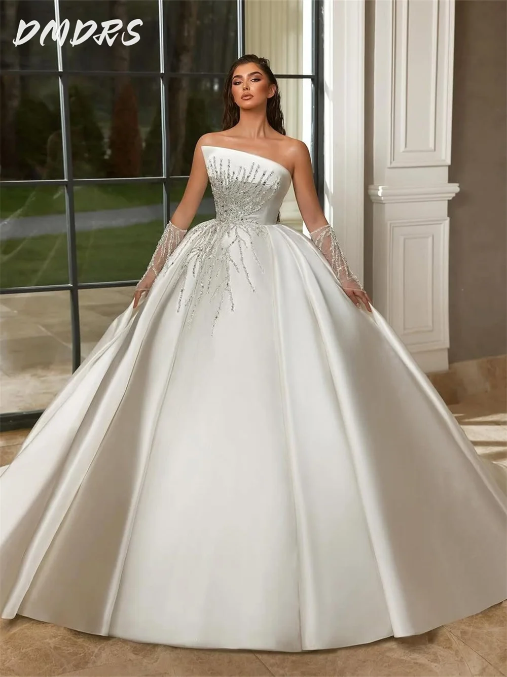 Shiny Sleeveless Wedding Dress 2026 Charming Beaded Bridal Gown Luxurious Satin Strapless Classic Ball Gown Vestidos De Novia