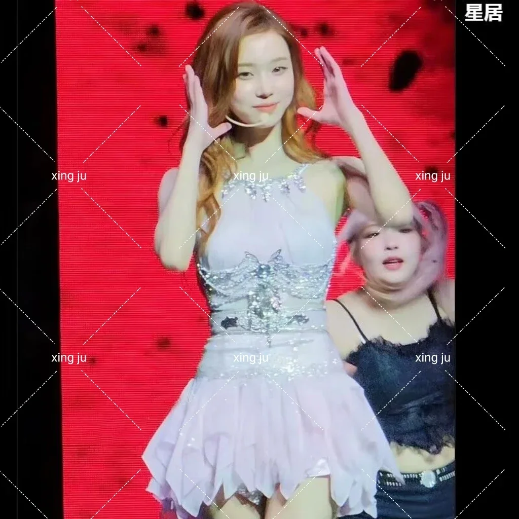 Cantante di gruppo per donne Costume da ballo jazz Discoteca Sexy Paillettes lucide Top con scollo all'americana Gonna sottile Abiti Kpop Abbigliamento per spettacoli teatrali