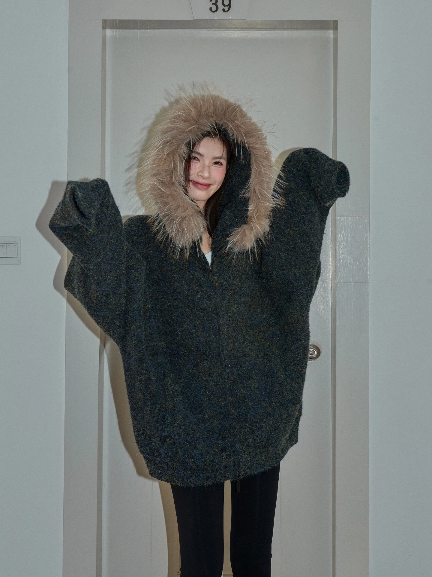 

Loose Women's Knitted Hat Cardigan with Fur Collar Autumn Winter Sweet Sle Online Exclusive Long Sve Zipper Closure Sweater