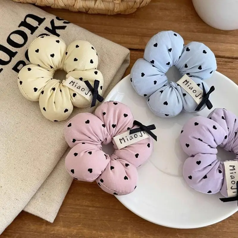 Blumenförmige Haargummis mit Lieblichem Herz-Print Weiches Gefülltes Design für Mädchen Tägliche Haarstyling-Accessoires – Detail 5