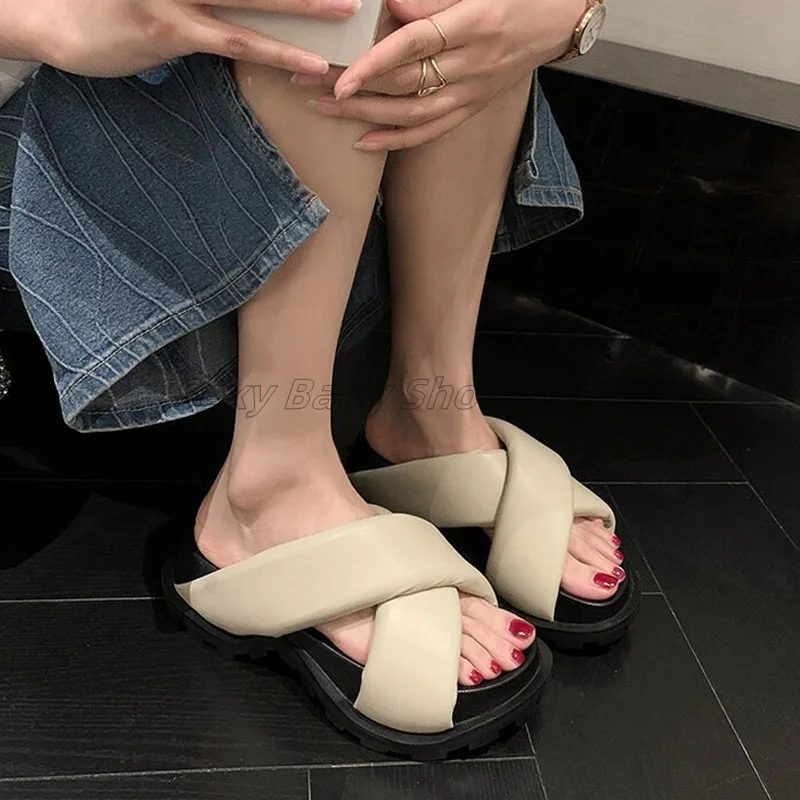 Weiche Schaffell Dicke Sohle Höhe Zunehmende Kreuz Band Schwamm Kuchen frauen Kühlen Mopp Runde Kopf Brot Stil Faul Hausschuhe trendy