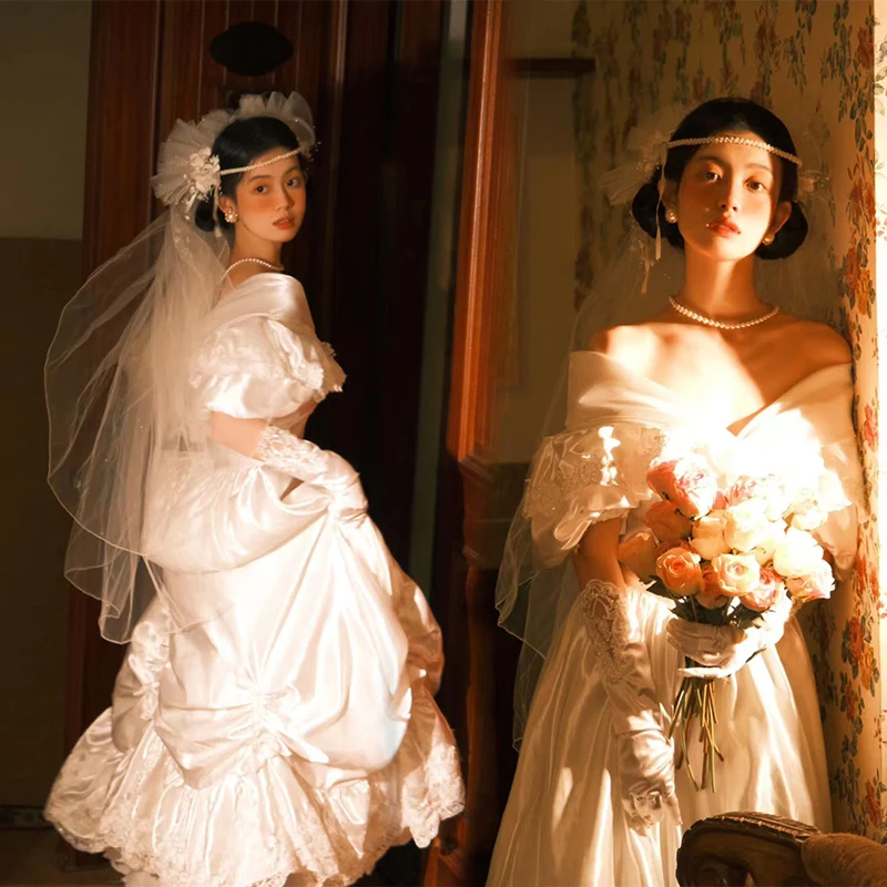 Vintage Hong Kong Style Wedding Dress Satin Surface Photography Studio Props Misses Formal Wear Ethnic Stage Costumes for Women