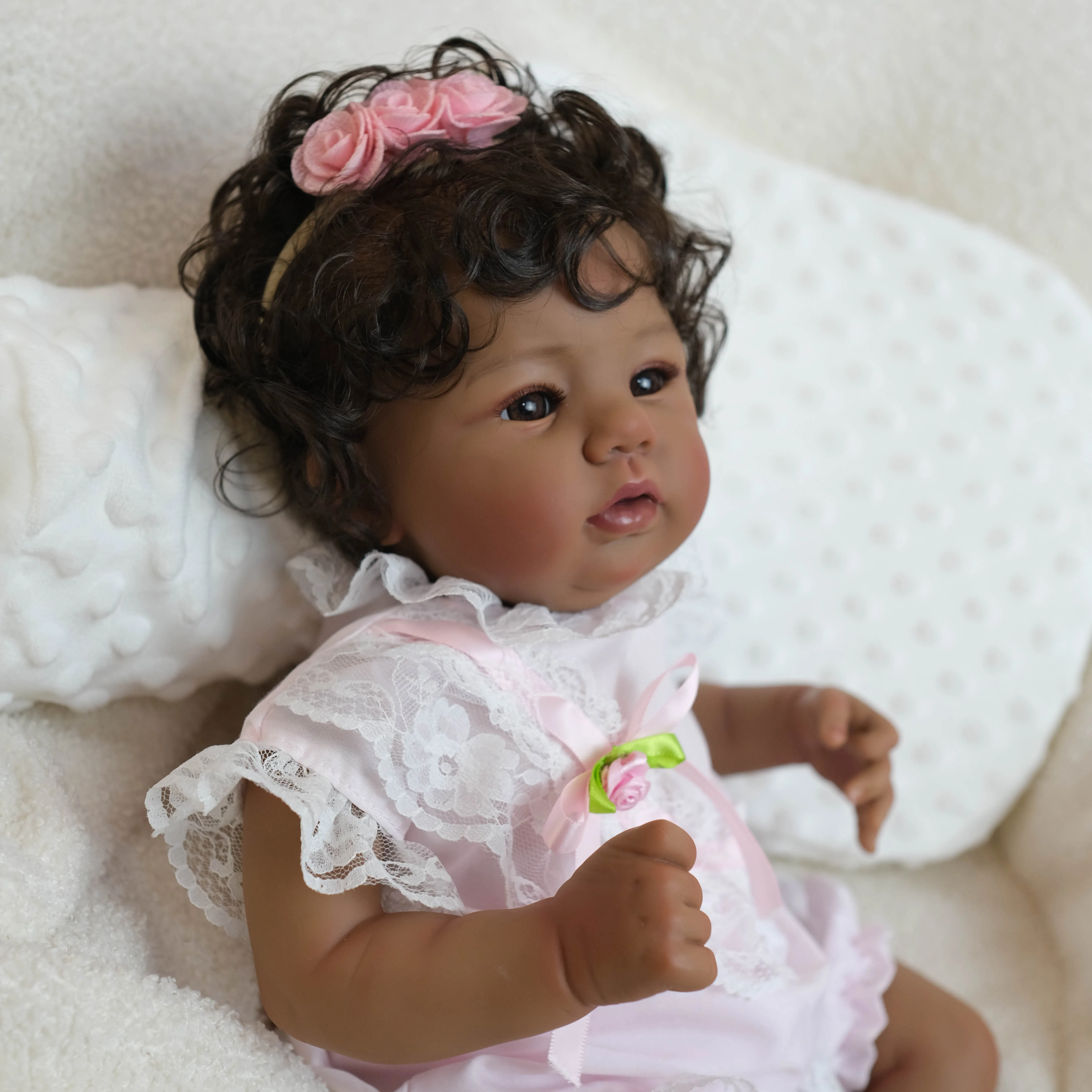 NPK 19'' Fatto a mano in pelle scura Alta quantitàAigail Reborn Baby Size Doll Molto morbido al tatto per regalo per ragazze