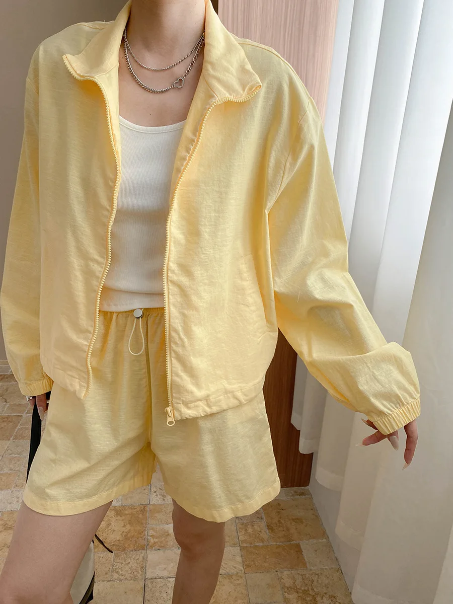 

2025 Spring And Summer Women's Suit Casual Solid Color Lapel Long Sleeved ZIP Jacket+high Waisted Loose Shorts 2 Piece Set