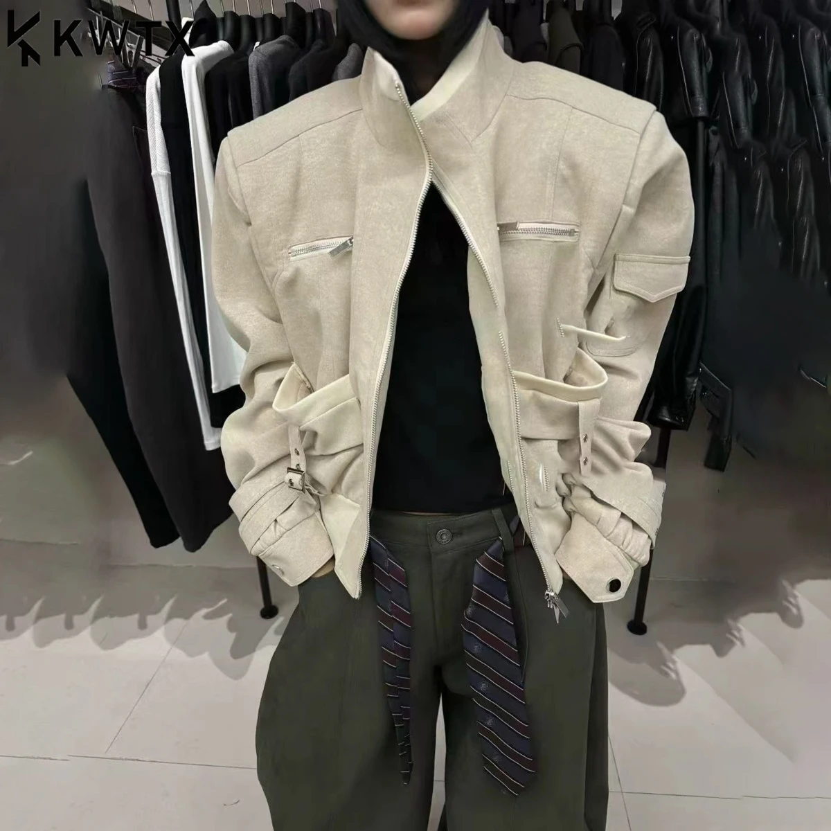 

KWTX 2025: женская короткая рабочая одежда, куртка с воротником-стойкой и карманами на молнии, повседневная винтажная элегантная минималистичная однотонная осенняя куртка премиум-класса