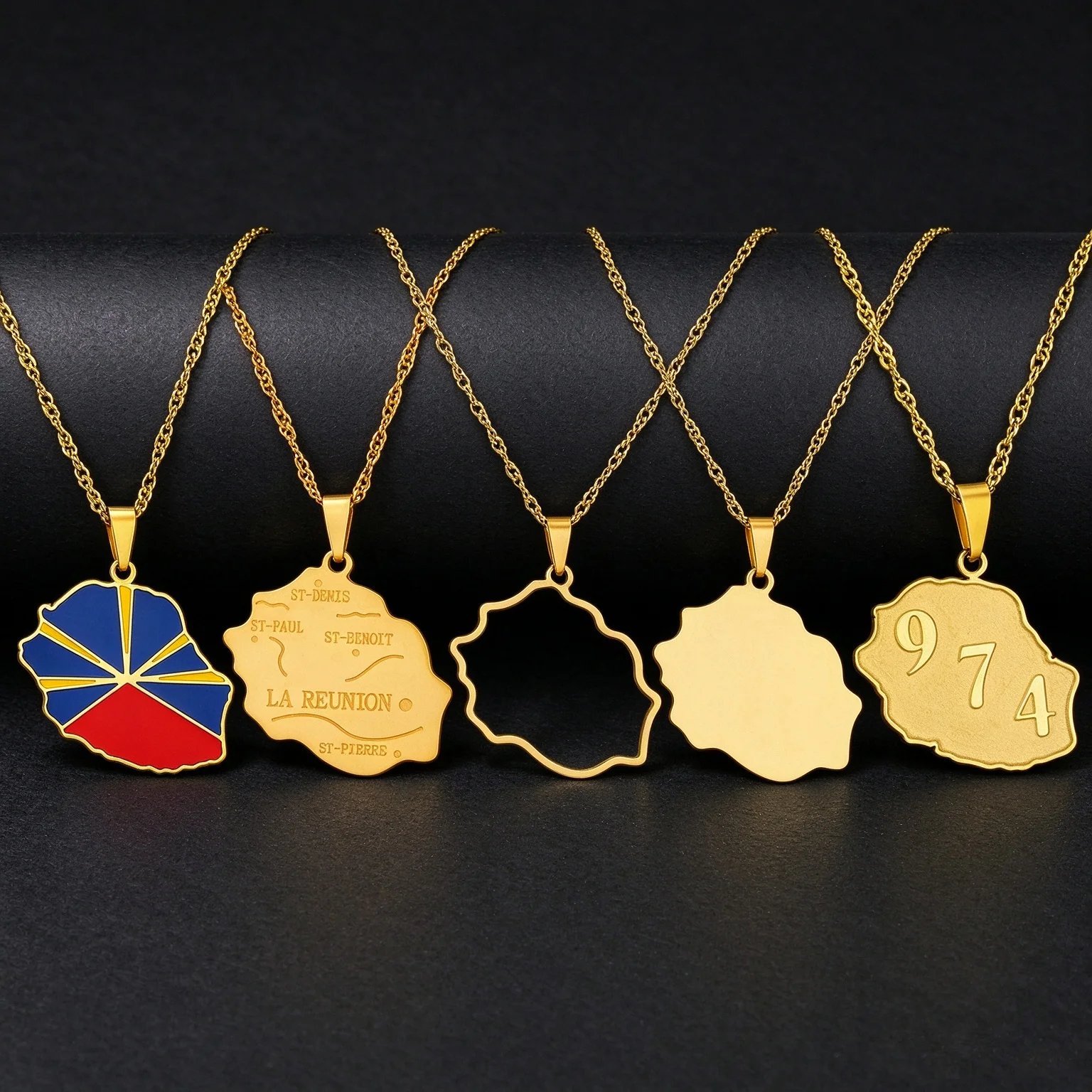 2026 US EU Hot Sale Stainless Steel Vintage Reunion Island Map Pendant Necklace Unisex Couple Birthday Jewelry Gift