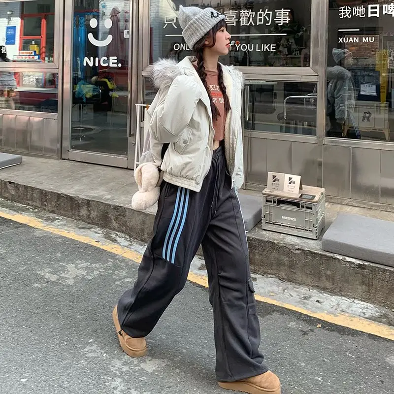 

Парки женские Femme осенние вельветовые лоскутные укороченные ребристые манжеты на пуговицах пояс с воротником-стойкой школьная форма в консервативном стиле