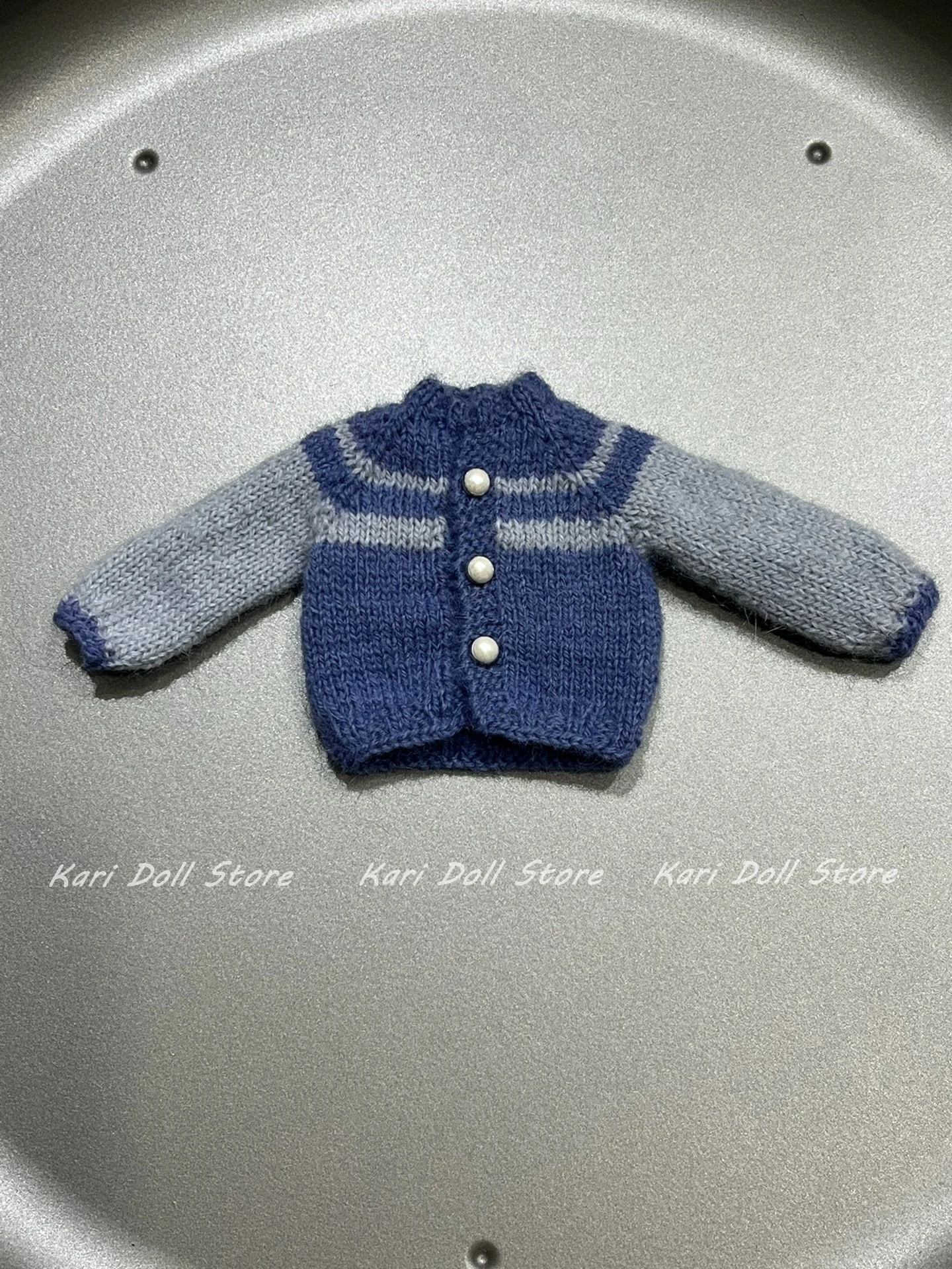 

Kari Doll Одежда и юбки 2026 Свитер ручной работы из мягкой пряжи синего цвета для куклы Landazz Landoudou