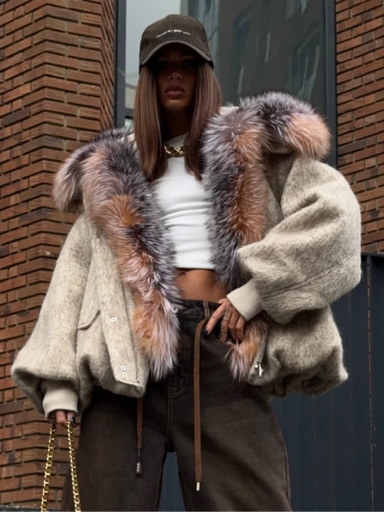 Gruba Kurtka Damska z Imitacji Futra i Wełny w Stylu Vintage z Kapturem, Kieszeniami, Bufiastymi Rękawami i Elastyczną Gumką w Pasie, Moda Damska na Co Dzień, Kolekcja 2026