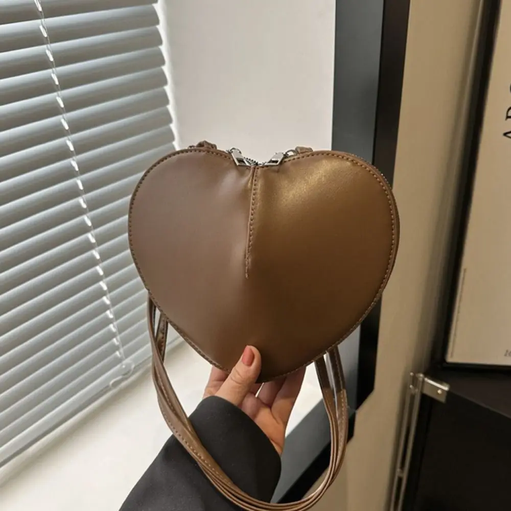 

PU Leather Heart Bag Versatile Design Unique Design Crossbody Bag Fashionable Style Multi-Functional Shoulder Messenger Bag