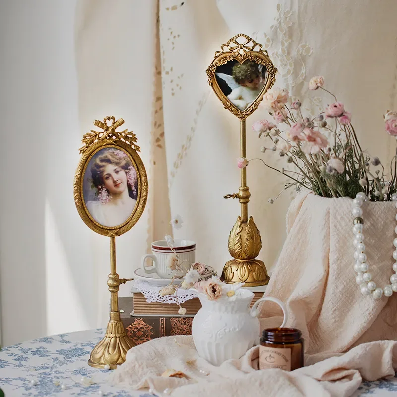 Vintage Gold Metal Heart Photo Frame Desktop Display Stand Retro Figure Decoration Elegant Home Ornament for Living Room