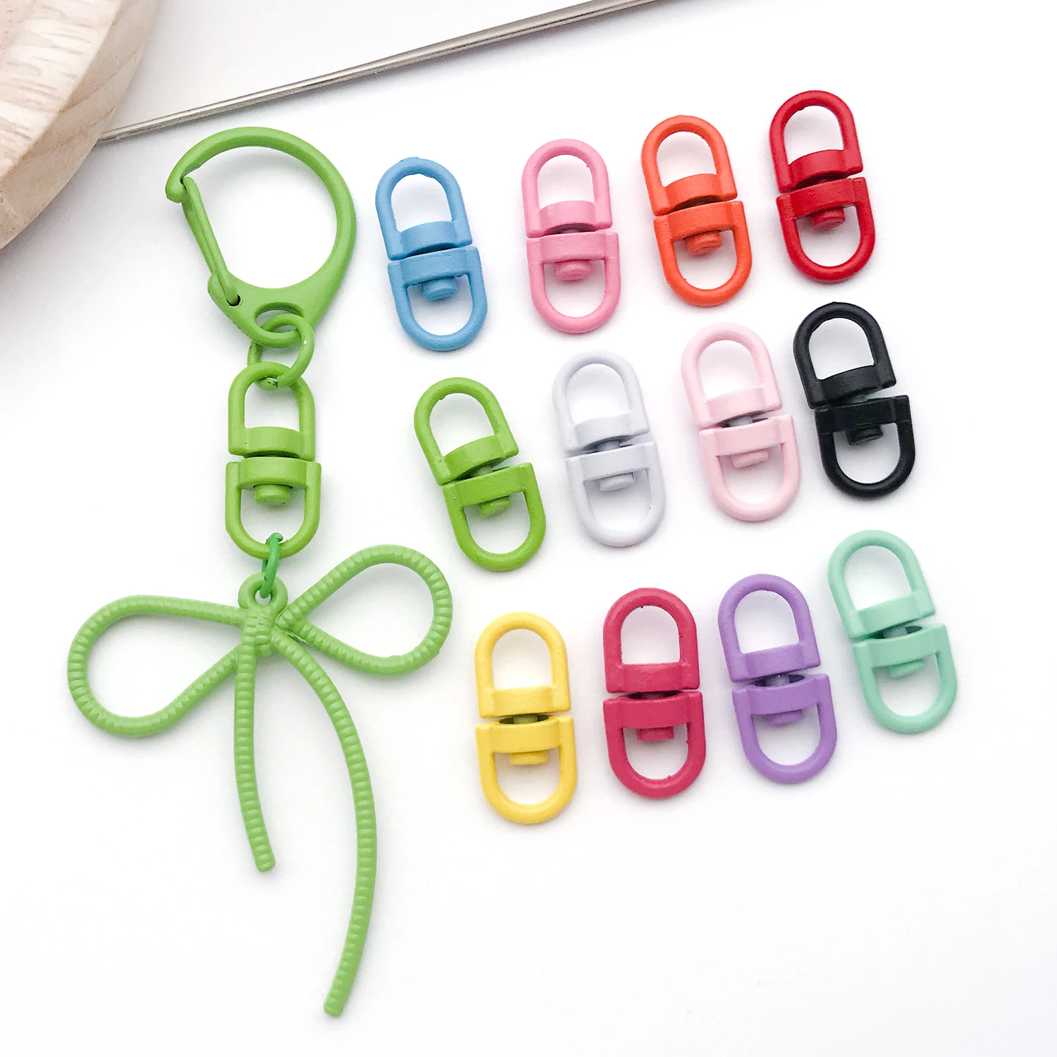 20pcs Metal Rotate Buckle Key Rings Swivel Dog Buckle Holder Connectors for DIY Keychain Jewelry Making Accessories