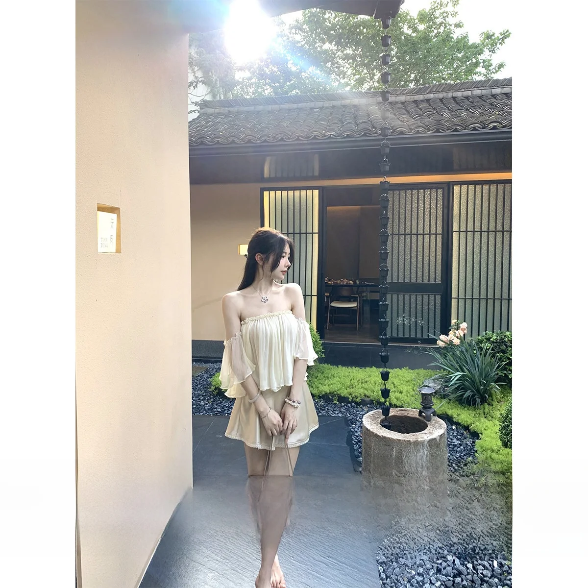 

Элегантная шифоновая блузка с открытыми плечами для девочек, топ с одним открытым плечом и драпировкой, летняя мода