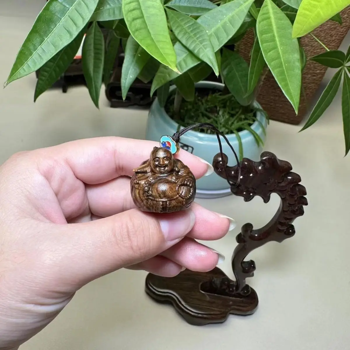 Ailwood Carving Maitreya Buddha Ornaments Carving Buddha Statues Crafts A Gentle Play Piece Gift Keychain Jewelry Ornaments