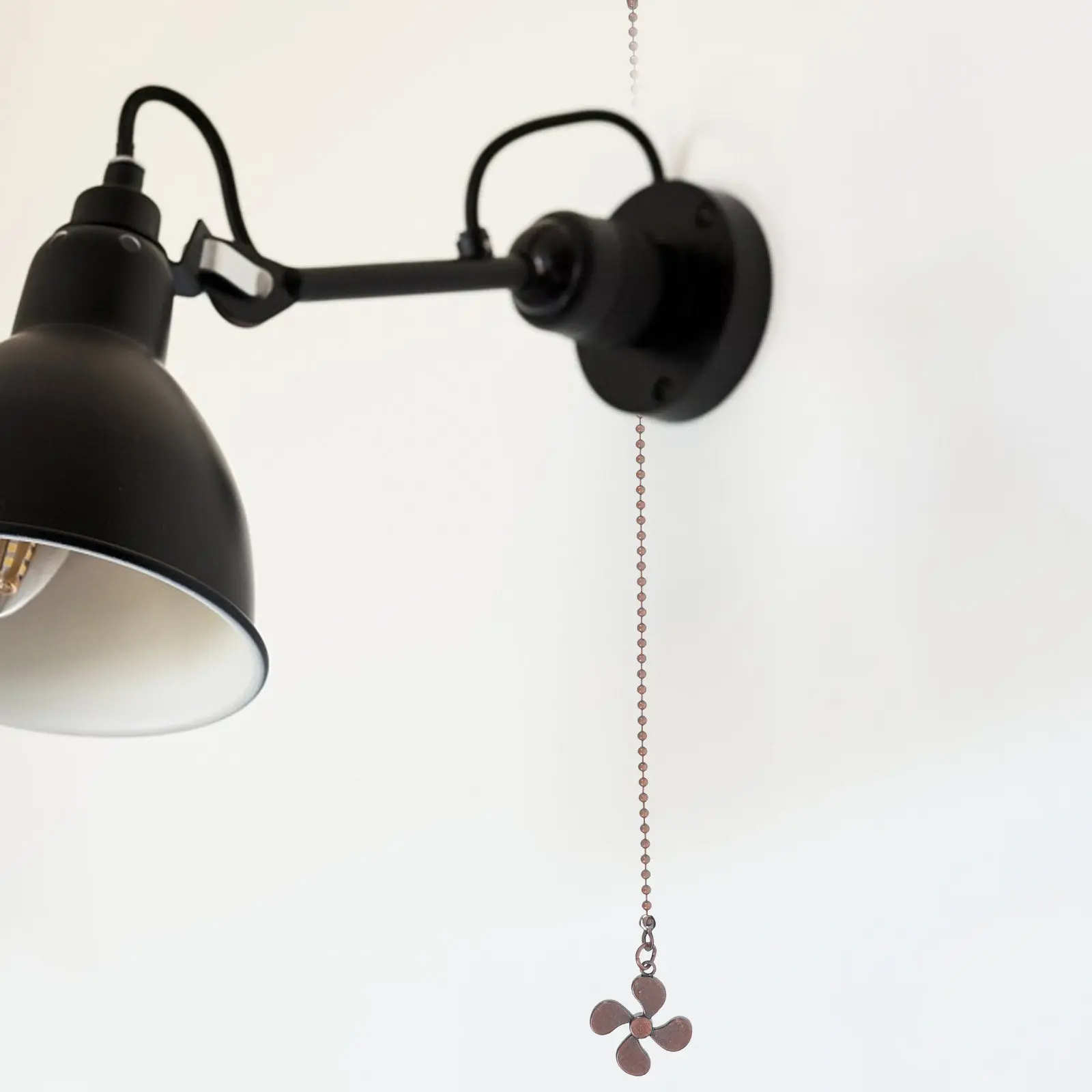 

2Pcs Ceiling Fan Pull Chains Vintage Decorative Pendant Extensions Dark Brown Classic Danglers Home Lighting Vintage Fan Pendant